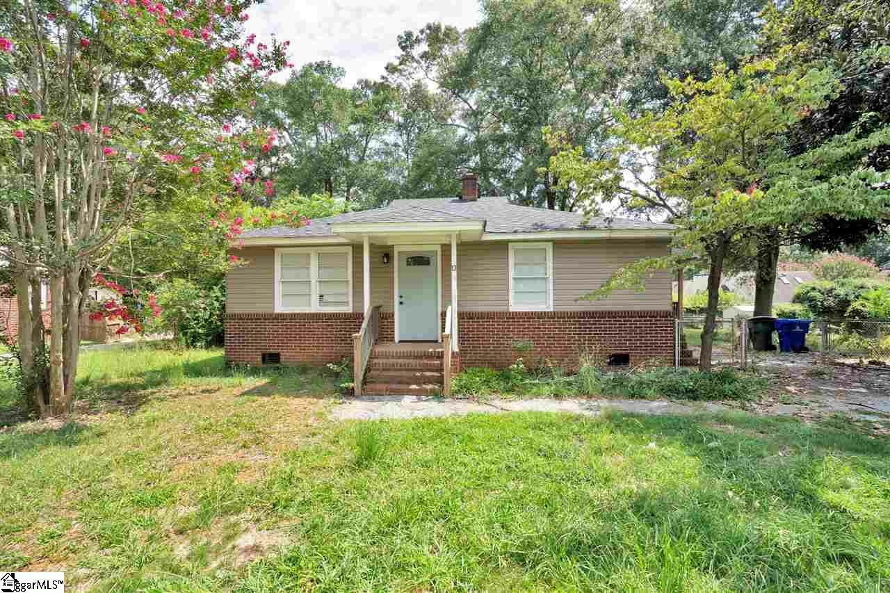 Property Photo:  13 Fairlane Circle  SC 29607 