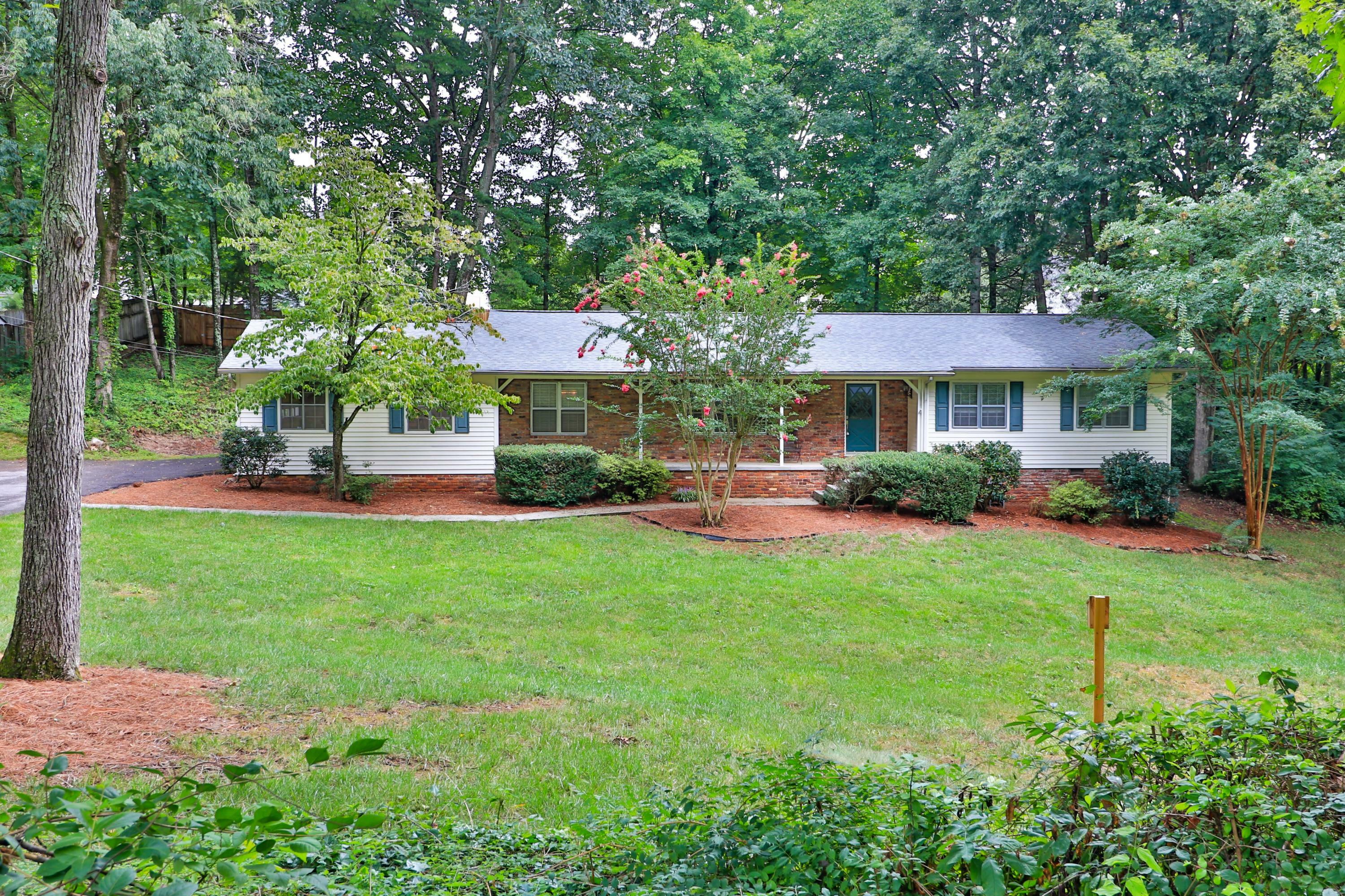 Property Photo:  1804 Pinoak Court  TN 37923 