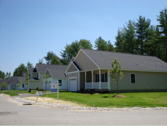 Property Photo:  13 Richmond Drive #7  NH 03301 