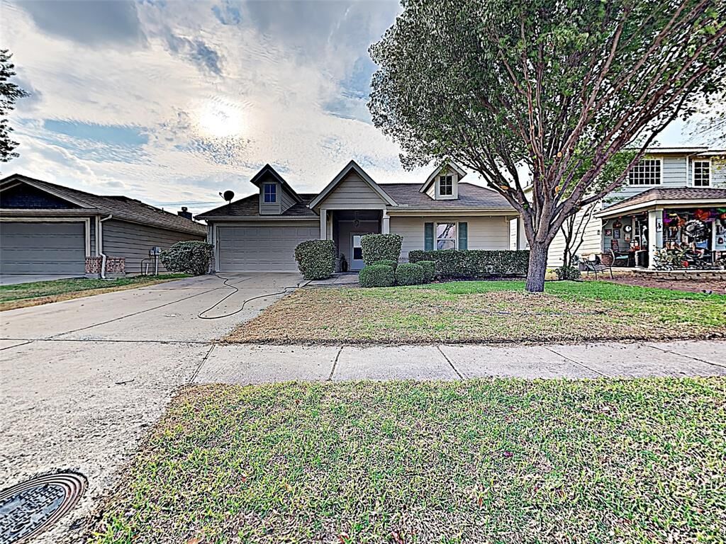 Property Photo: 2312 Grover Cleveland Drive TX 75072