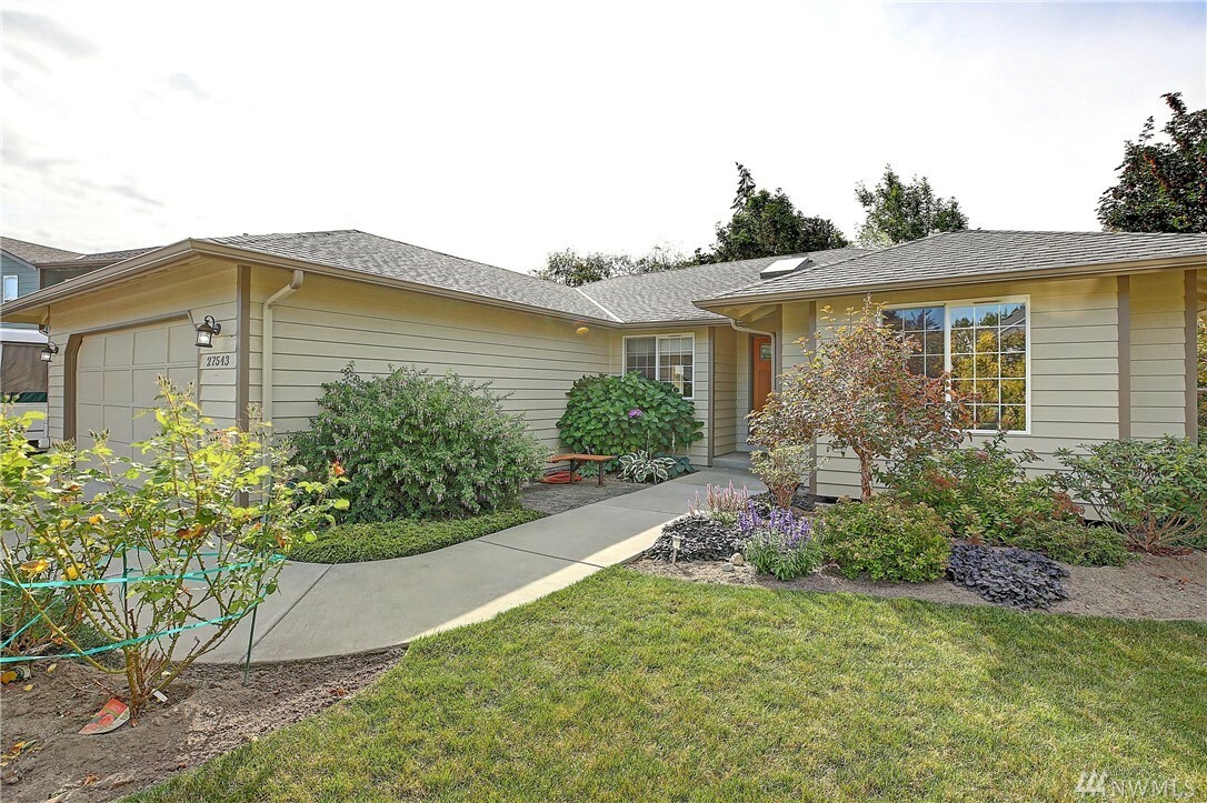 Property Photo: 27543 79th Dr NW WA 98292