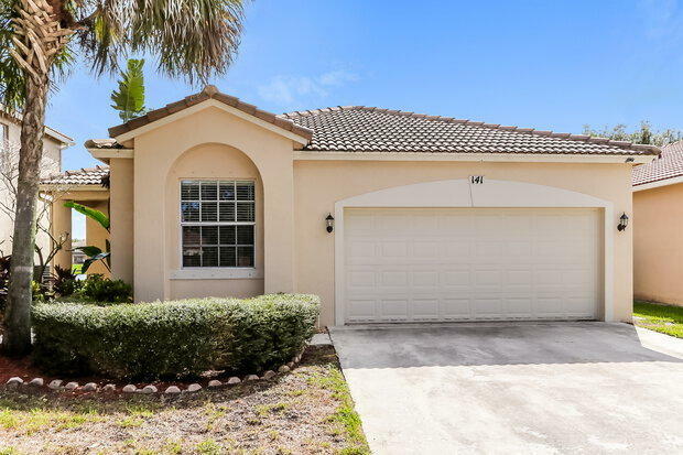 Property Photo:  141 Seminole Lakes Drive  FL 33411 