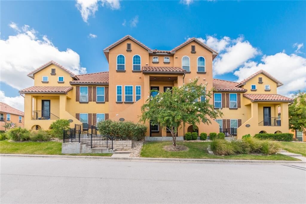 Property Photo:  11905 Terraza Circle Th43  TX 78726 