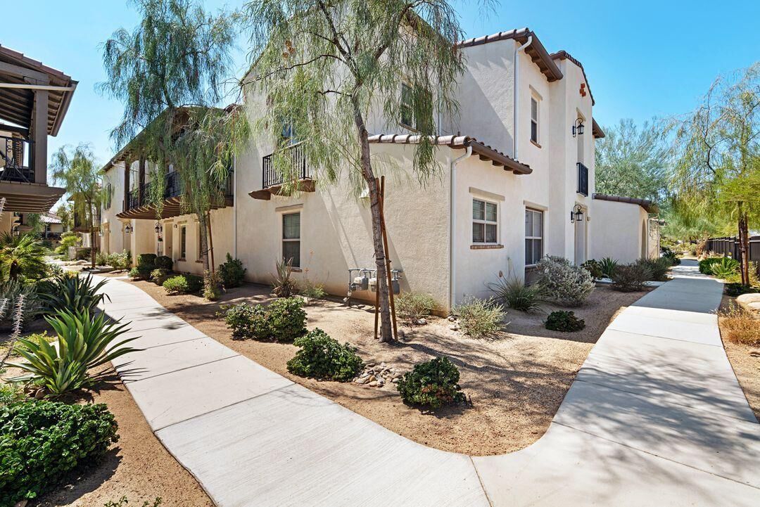 Property Photo: 234 Paseo Bravo CA 92211