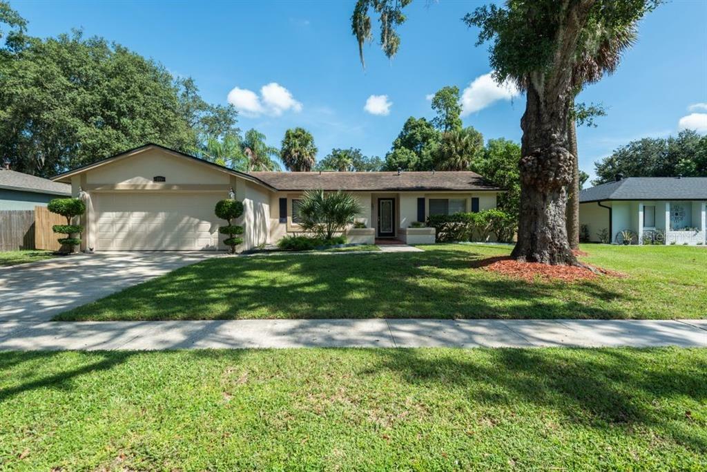 Property Photo:  323 Bonnie Trail  FL 32750 