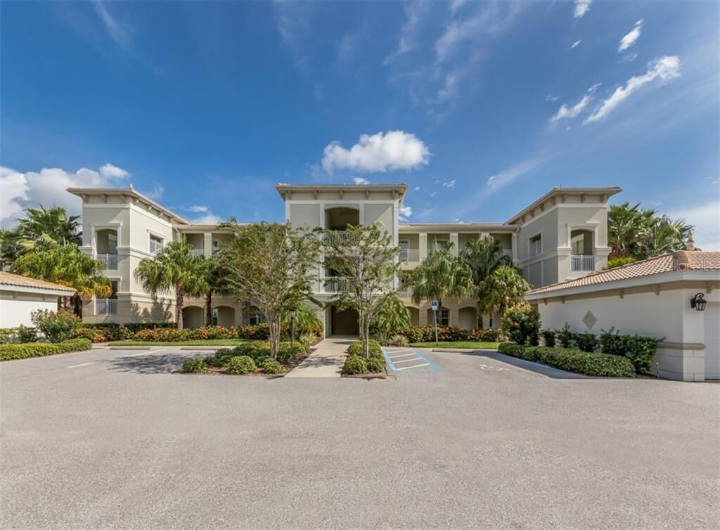 Property Photo: 300 San Lino Circle 323 FL 34292