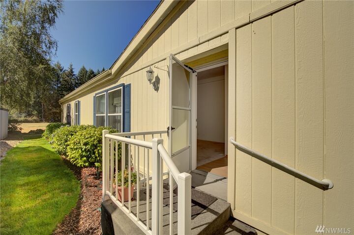 Property Photo:  12516 152nd St Ct E  WA 98374 