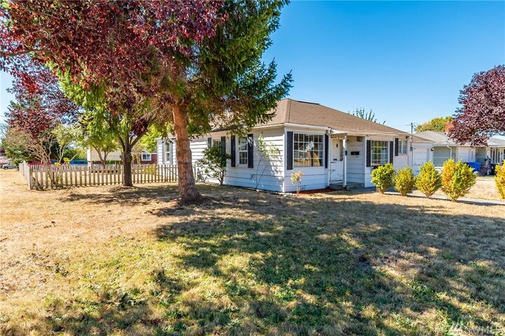 Property Photo:  1481 SE 4th Avenue  WA 98277 