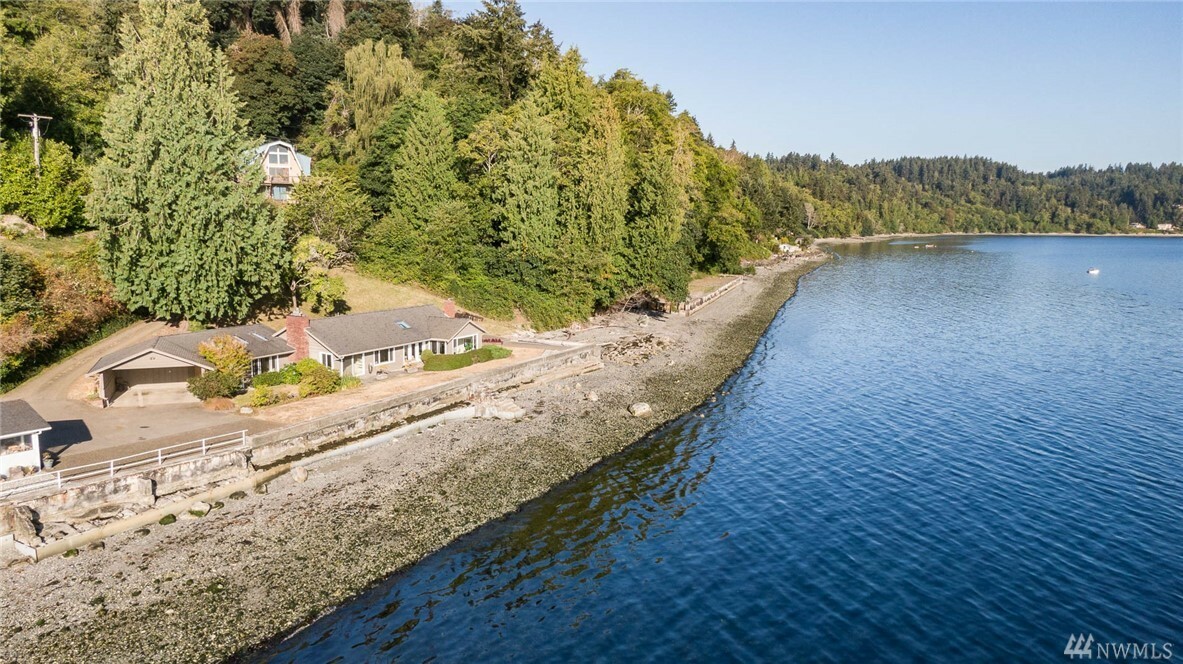 Property Photo:  14208 Glen Acres Rd SW  WA 98070 