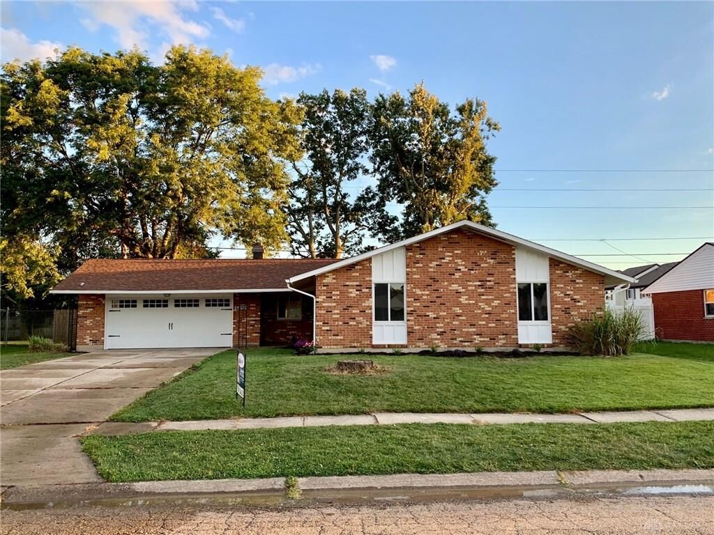 Property Photo: 6852 Alter Road OH 45424