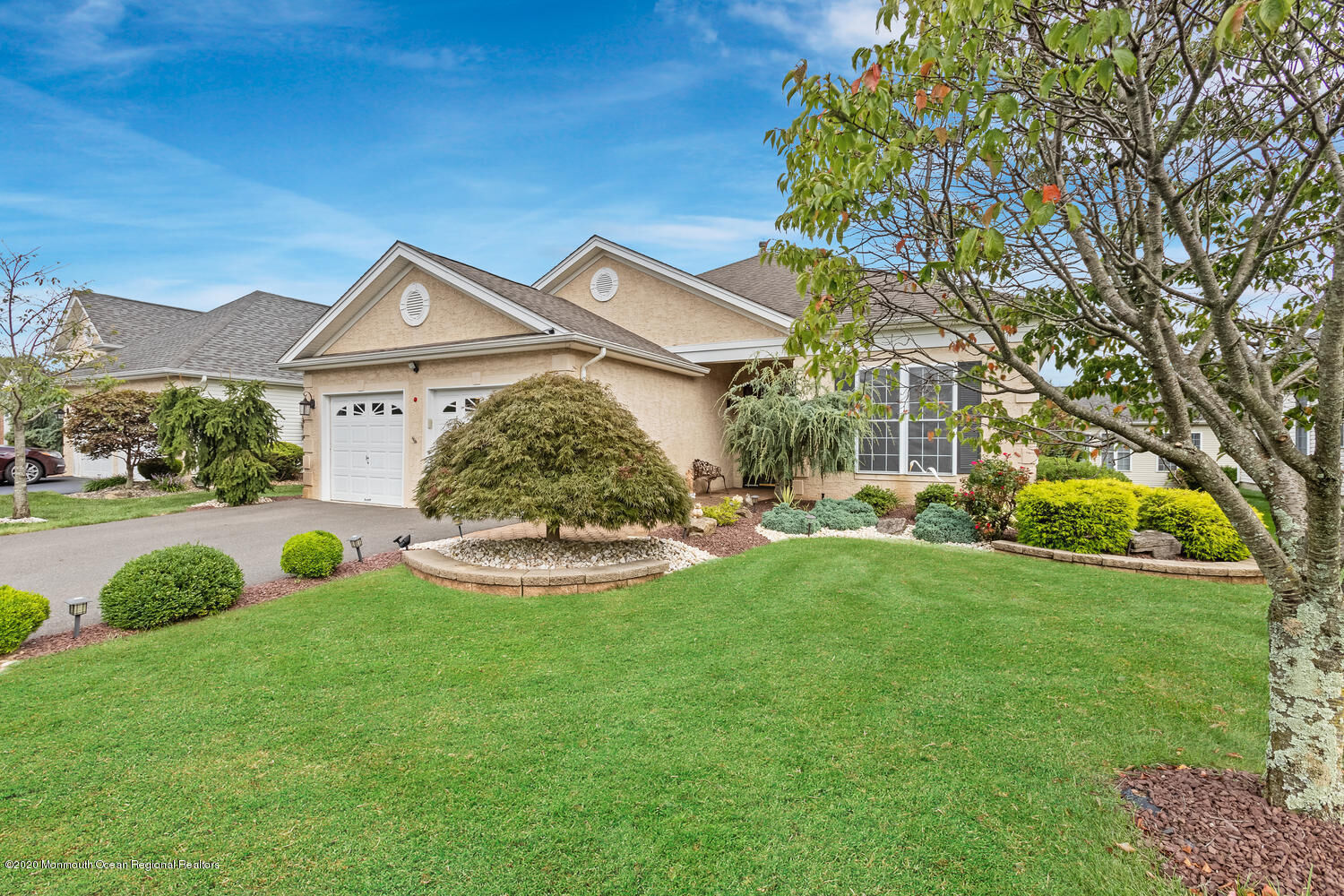Property Photo:  7 Crenshaw Court  NJ 08831 