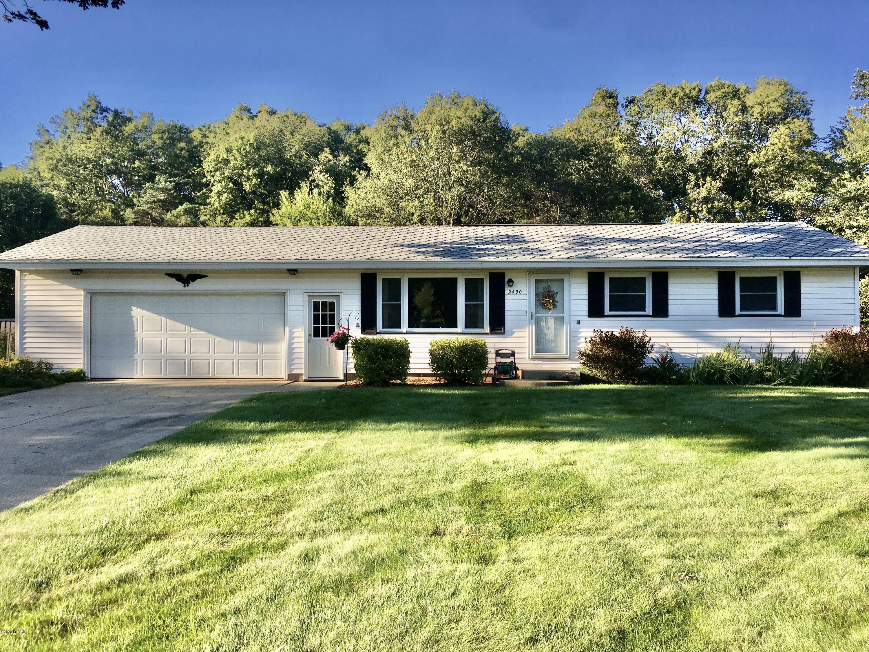 2490 Douglas Lane  Muskegon MI 49444 photo