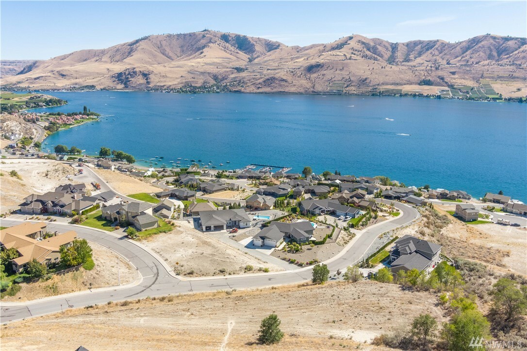 245 Crystal Dr  Chelan WA 98816 photo