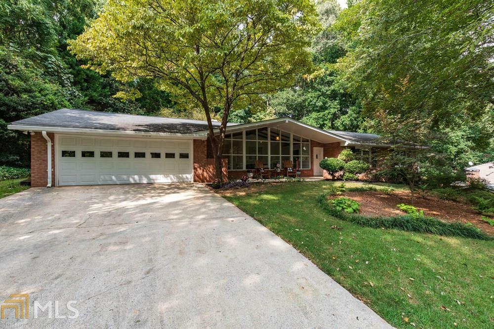 Property Photo: 665 Lake Charles Way GA 30075