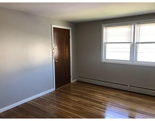 Property Photo: 77 Perry Ave 2L MA 01610