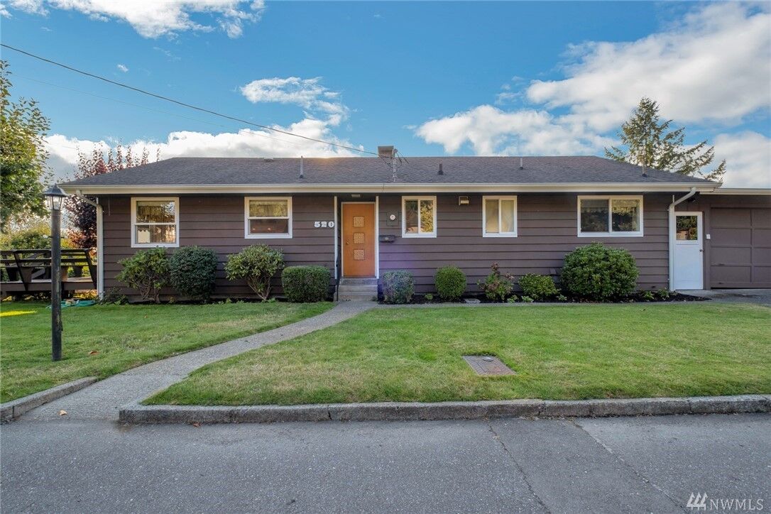 Property Photo: 520 N Gifford WA 98223