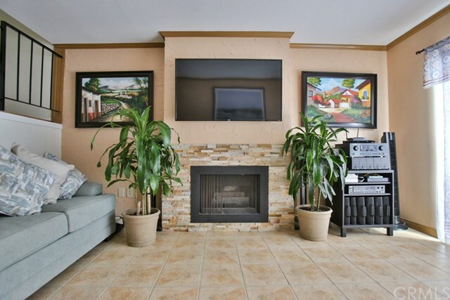 Property Photo:  10950 Saticoy Street 17  CA 91352 