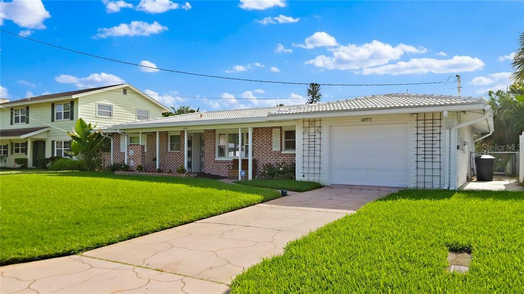 Property Photo:  3977 14th Lane NE  FL 33703 