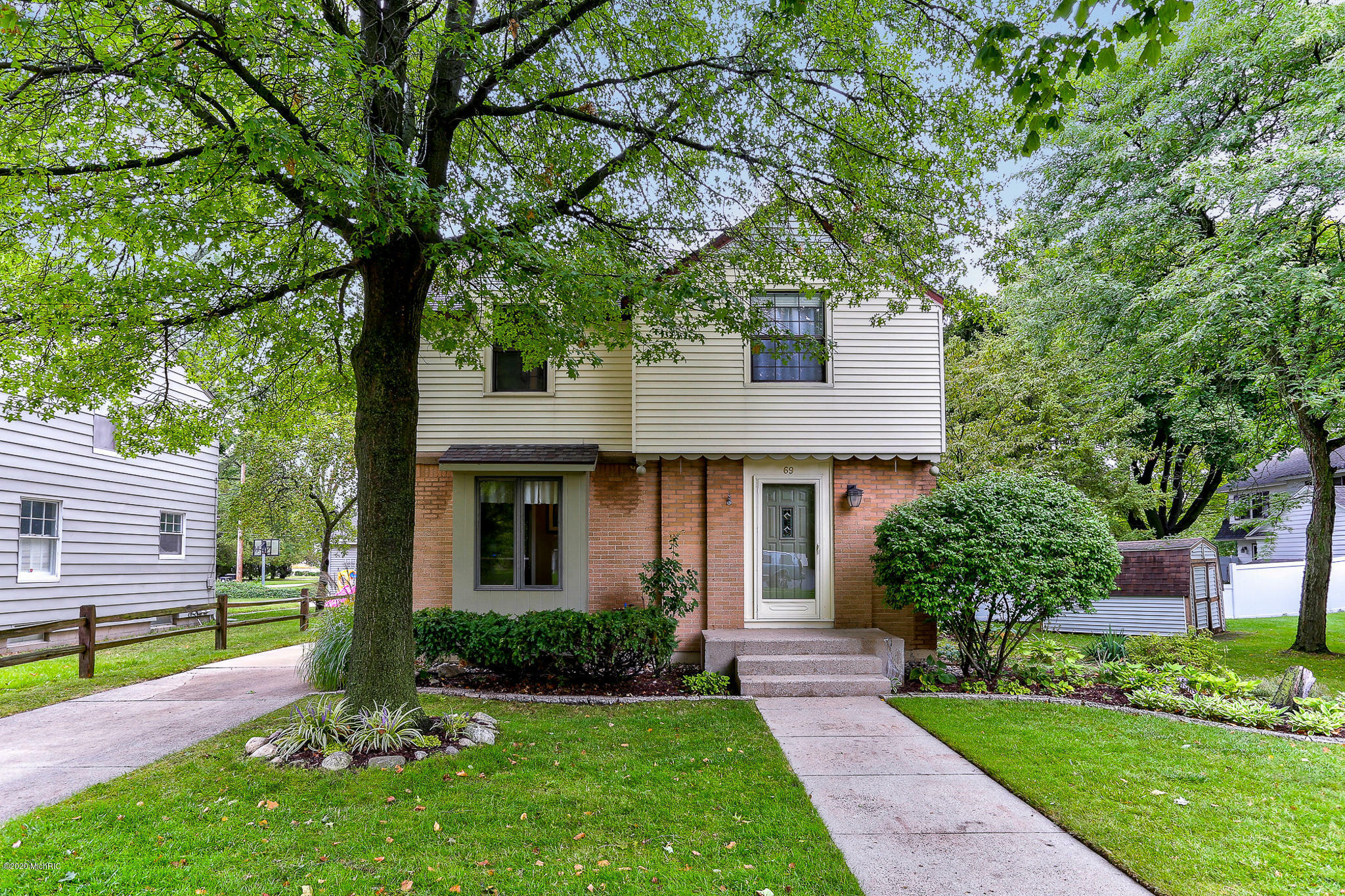 69 E 26th Street  Holland MI 49423 photo