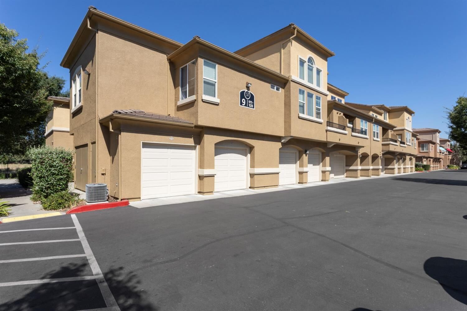 Property Photo: 1900 Danbrook Drive 928 CA 95835