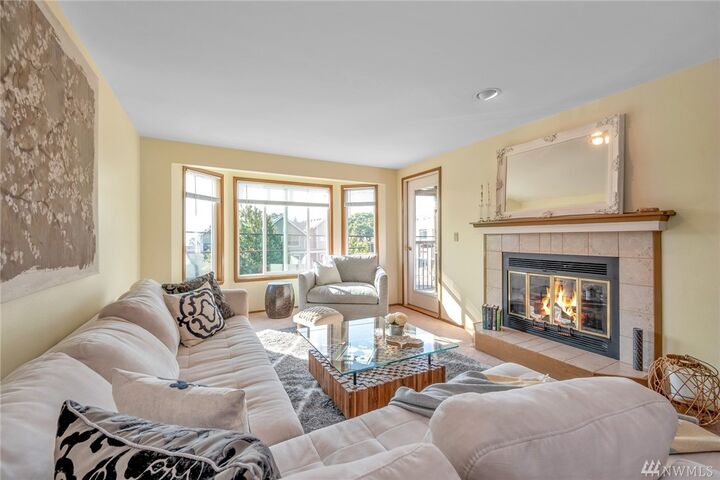 Property Photo: 6910 California Avenue SW 23 WA 98136