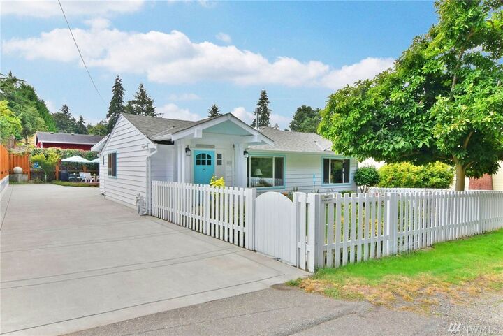 Property Photo: 210 Pine Street WA 98020