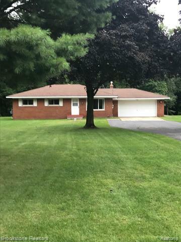 Property Photo: 5060 N Duck Lake Road MI 48356