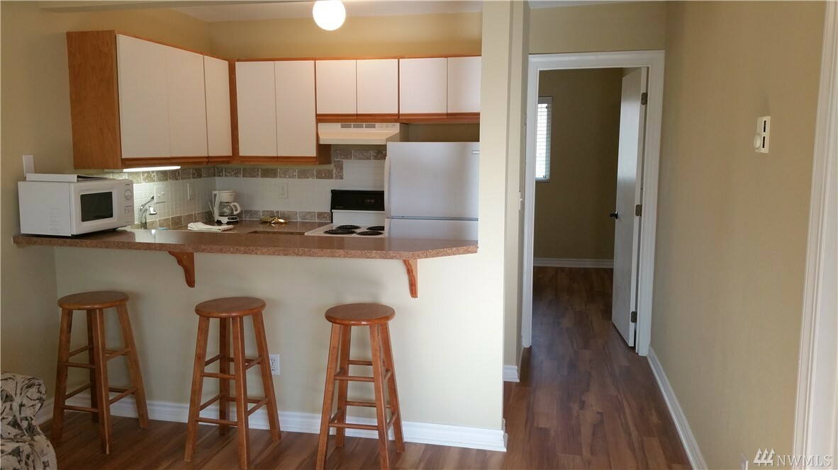 Property Photo:  250 Tucker Ave 8  WA 98250 