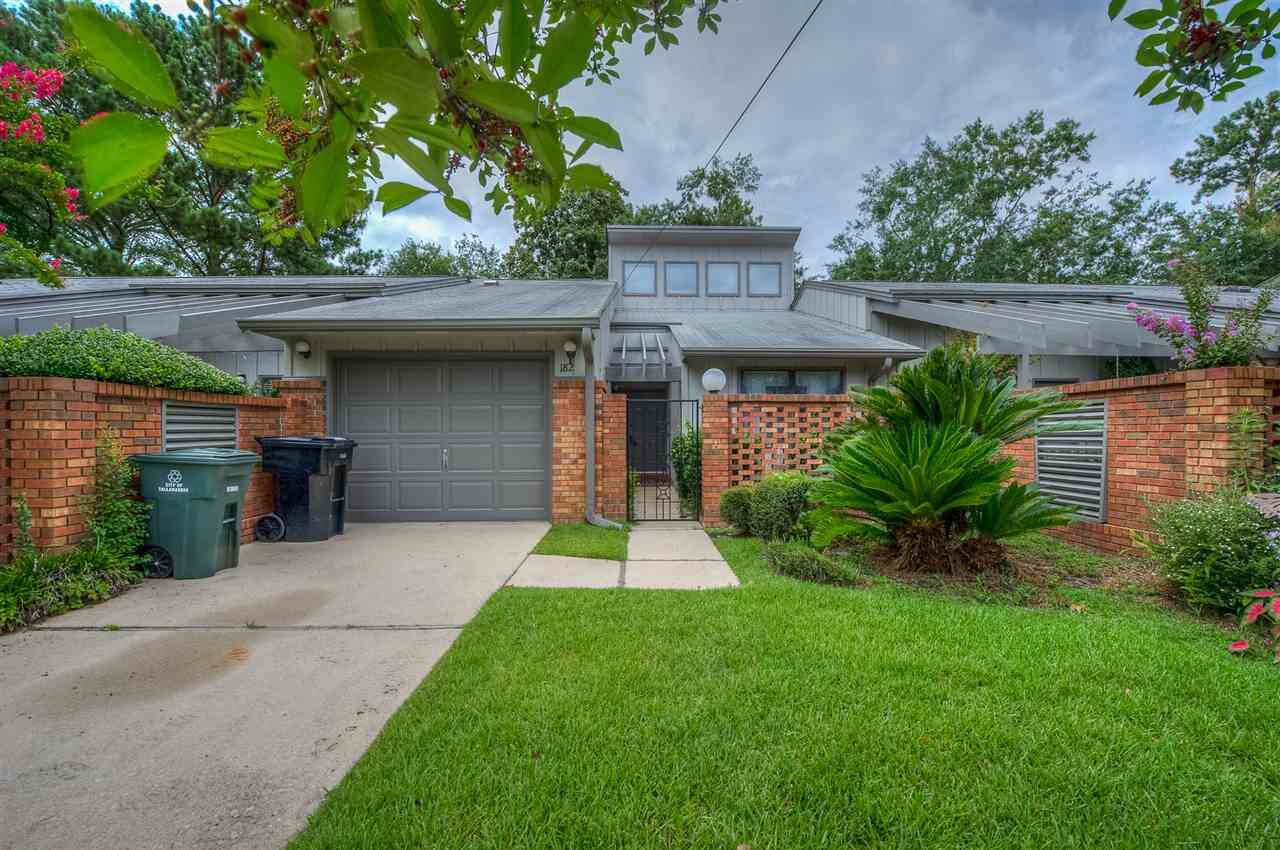 Property Photo: 182 NE Villas Court FL 32303