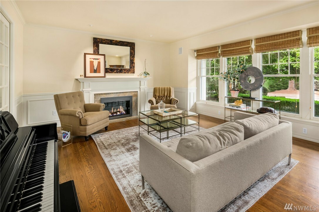 Property Photo: 4419 192nd Place SE WA 98027