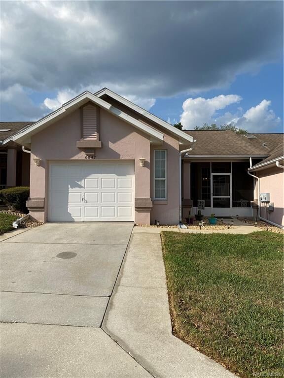 Property Photo: 6847 E Queensbury Lane FL 34452