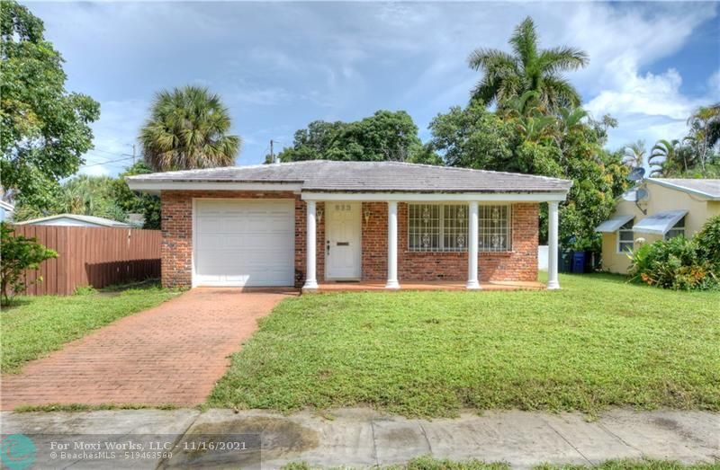 Property Photo: 839 SW 16th St FL 33315