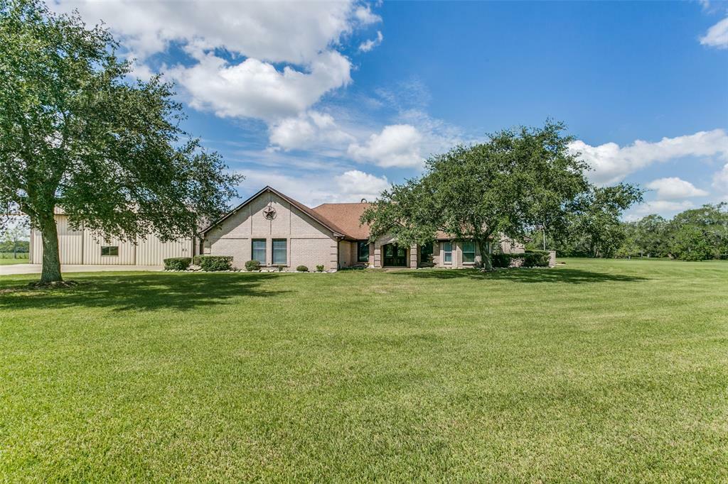 Property Photo:  6 Song Bird Drive  TX 77583 