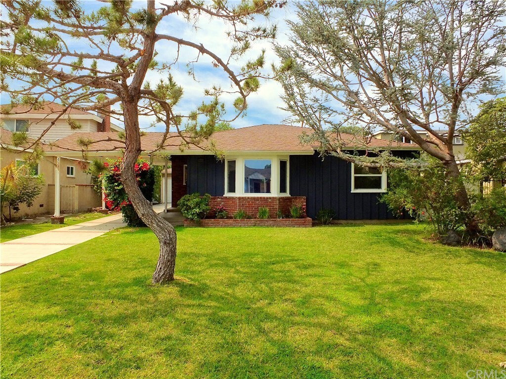 Property Photo: 4539 Whitewood Avenue CA 90808