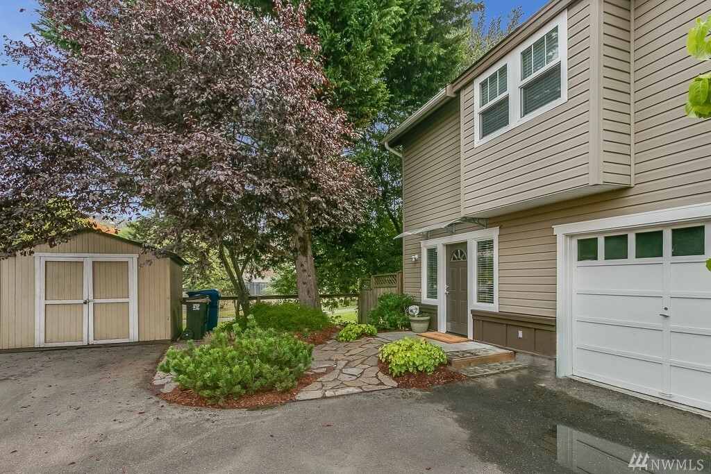 Property Photo:  2727 S Irving St  WA 98144 