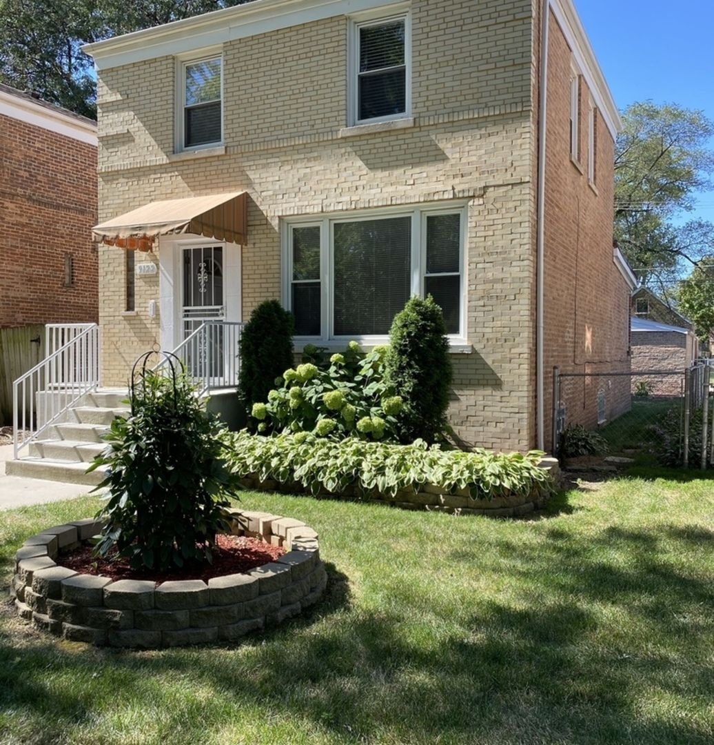 Property Photo:  9122 South Clyde Avenue  IL 60617 