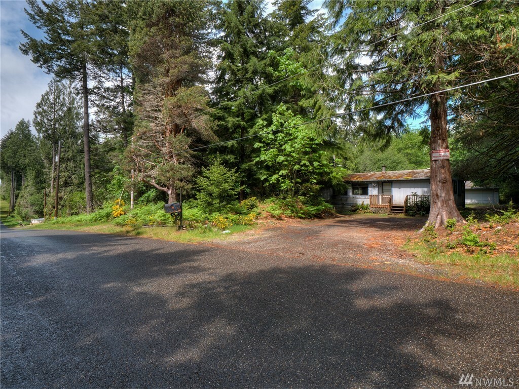 Property Photo:  1000 E Daniels Rd  WA 98584 