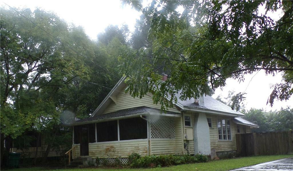 Property Photo: 436 E Church Street FL 32724