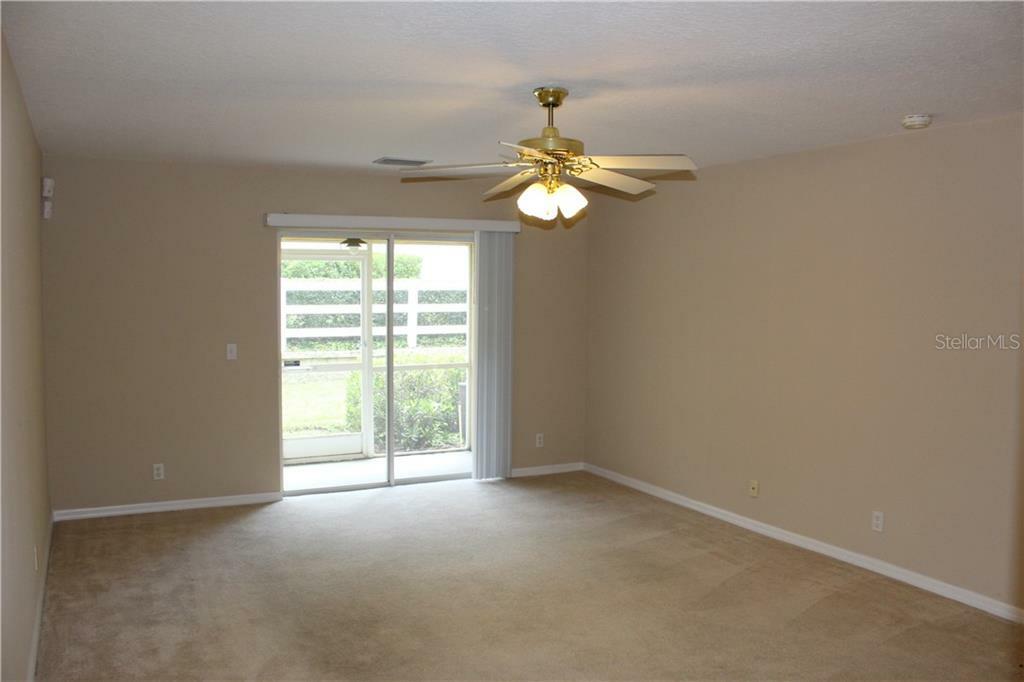 Property Photo:  213 Castlekeeper Place  FL 33594 
