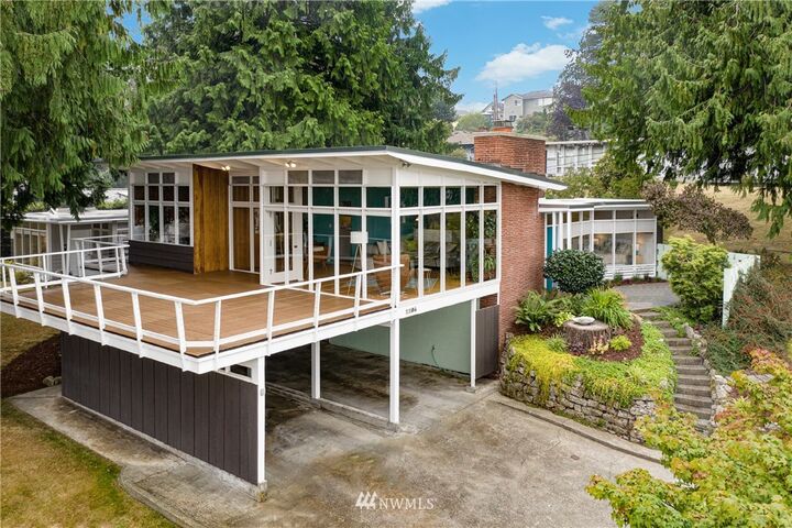 Property Photo: 1104 39th Street WA 98201