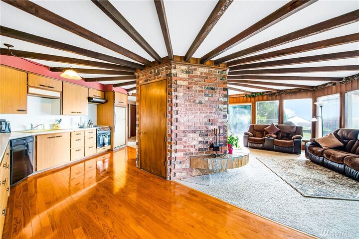 Property Photo: 1802 Piper Cir WA 98221