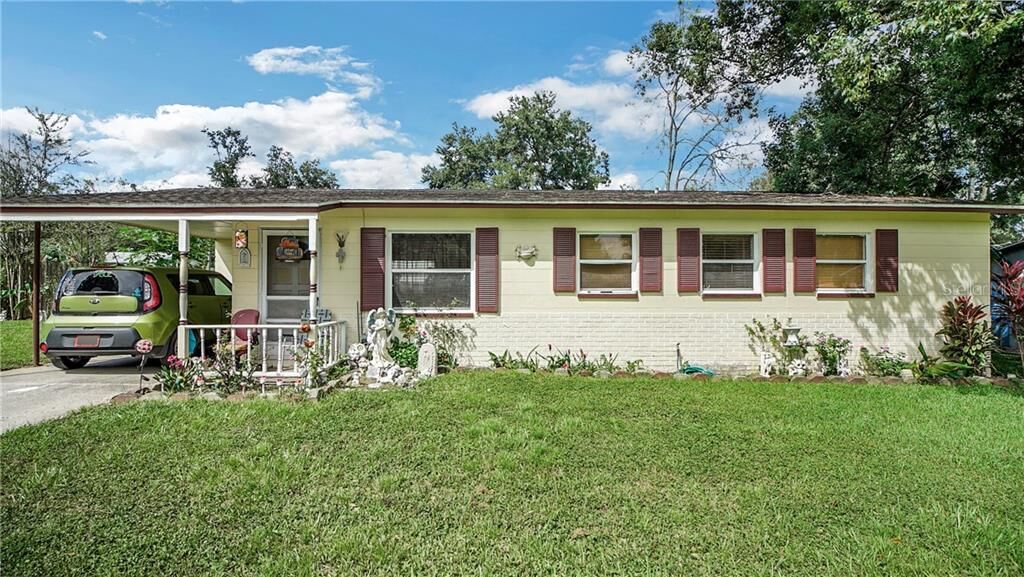 Property Photo: 37351 Fiesta Drive FL 33523