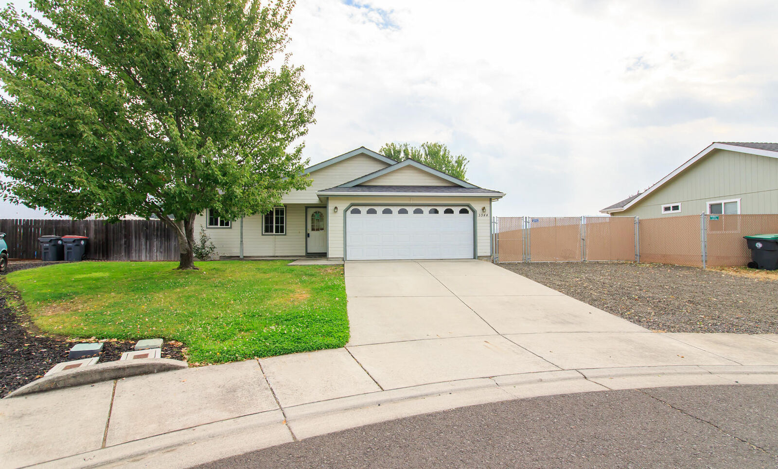 Property Photo: 3944 Francine Court OR 97503