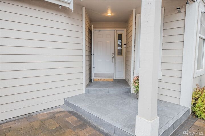 Property Photo:  109 83rd Ave SE  WA 98258 