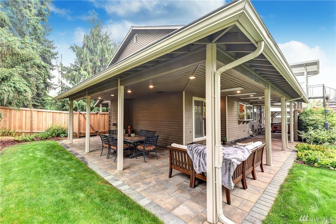 Property Photo:  2822 227th St SW  WA 98036 