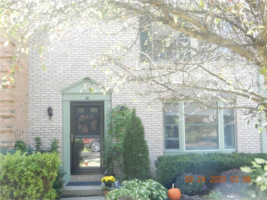 Property Photo:  38 Kenton Place  NY 14075