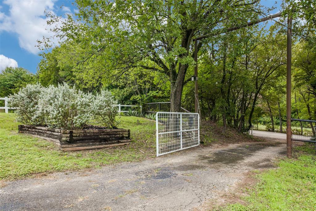 Property Photo:  862 Nokomis Road  TX 75146 