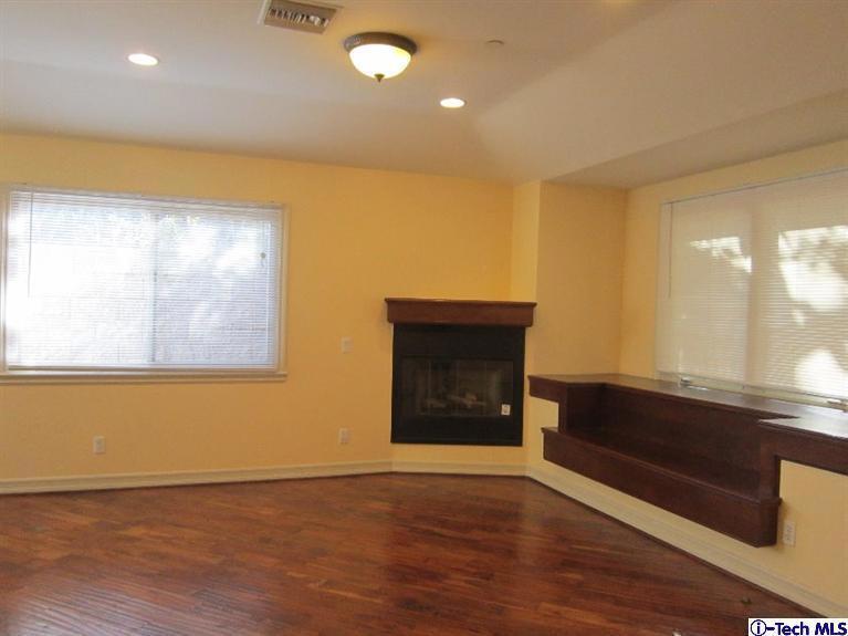 Property Photo: 272 N Chester Avenue 101 CA 91106