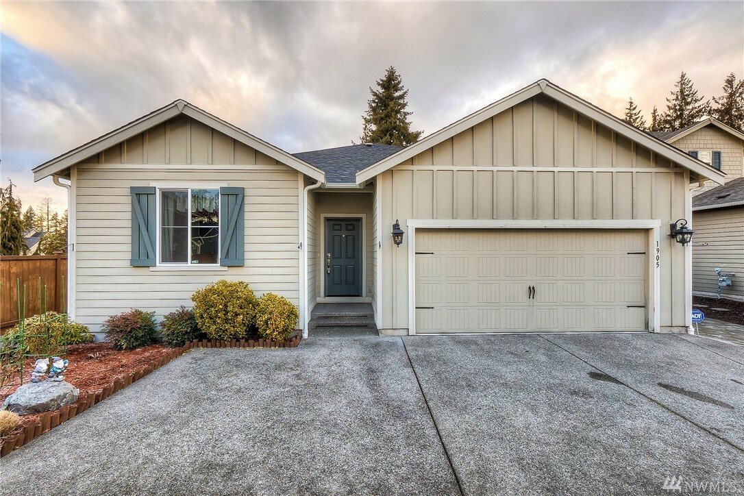 Property Photo: 1905 184th St Ct E WA 98387