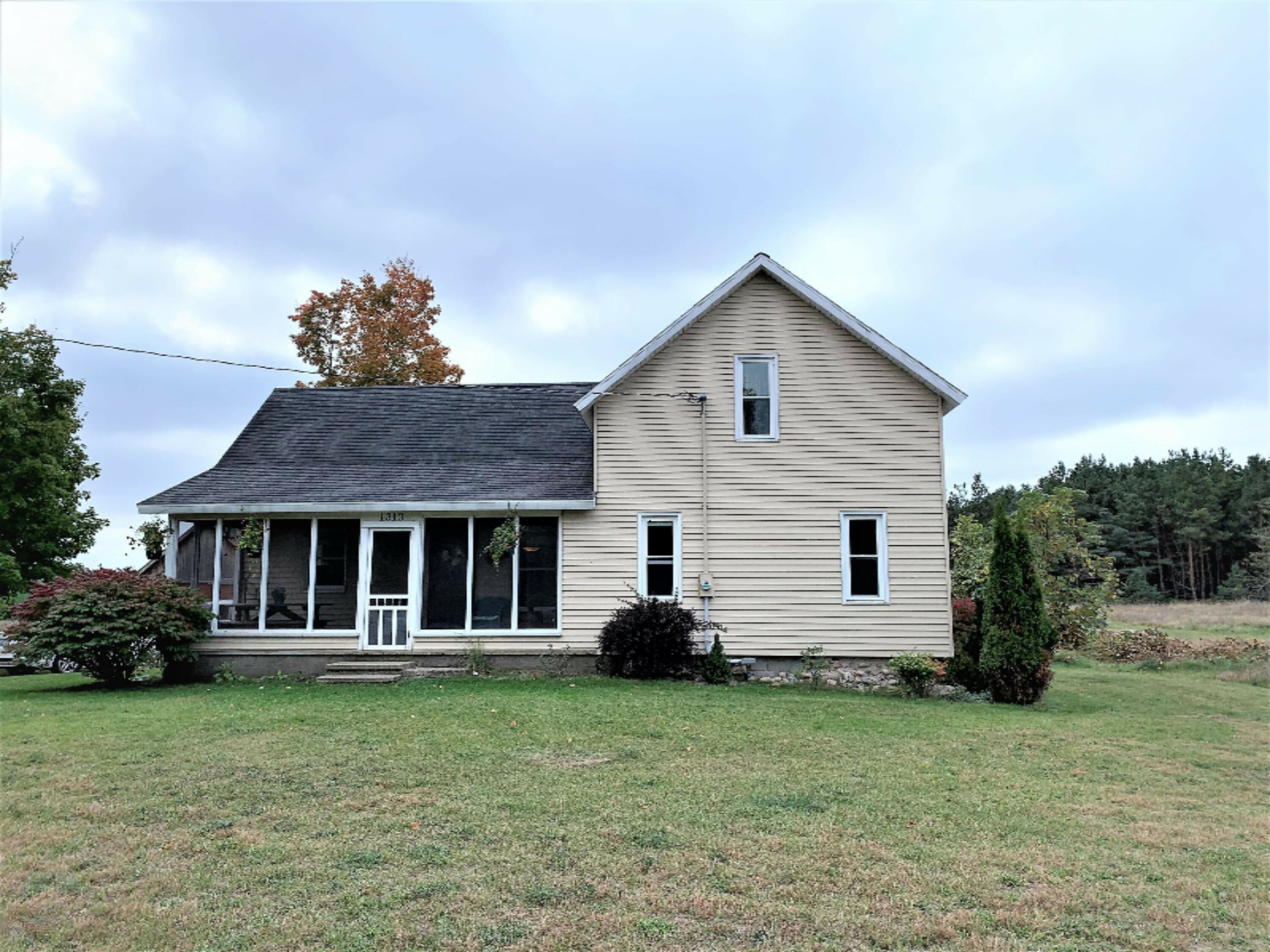 Property Photo:  1313 W Lever Road  MI 49420 